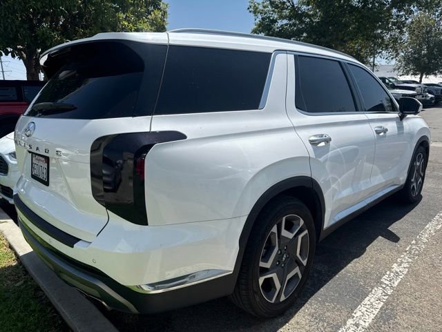 Used 2023 Hyundai Palisade Limited w/ Cargo Package FWD image 3