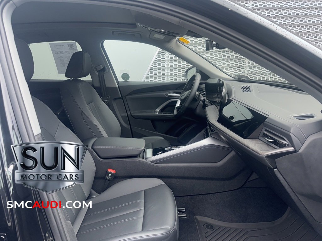 Certified 2025 Audi Q5 Premium w/ Convenience Package image 5