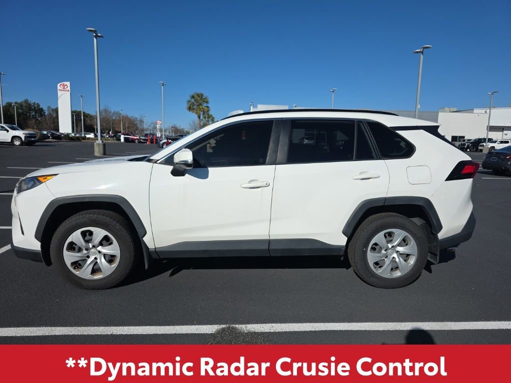 Used 2019 Toyota RAV4 LE image 4