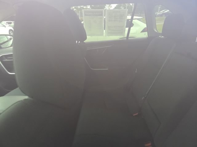 Used 2021 Toyota RAV4 LE FWD image 9