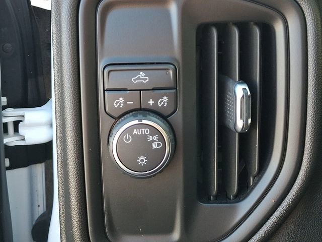 Used 2024 Chevrolet Silverado 1500 Custom image 31