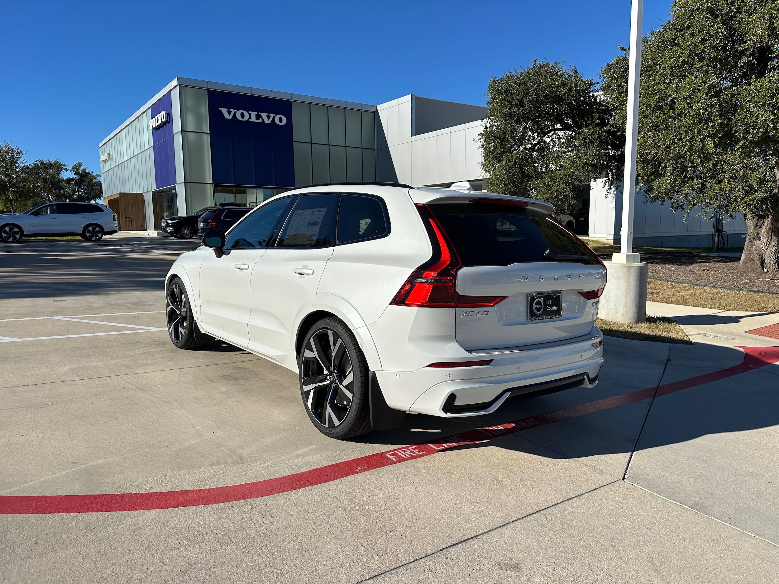 New 2026 Volvo XC60 B5 Ultra w/ Protection Package Premier AWD/4WD image 4