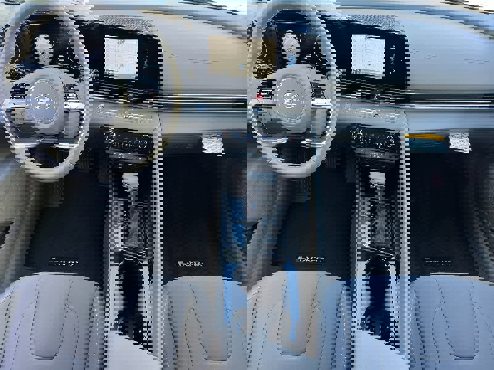 New 2025 Hyundai Elantra SEL image 4