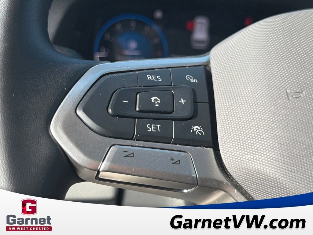 Used 2024 Volkswagen Atlas Peak Edition SE image 34