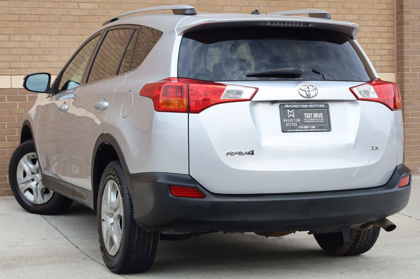 Used 2015 Toyota RAV4 LE FWD image 8