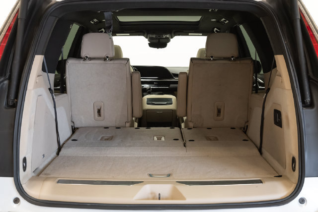 Used 2023 Cadillac Escalade Premium Luxury AWD/4WD image 34