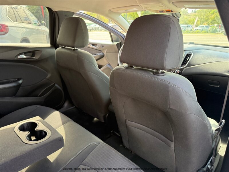 Used 2017 Chevrolet Cruze LT FWD image 17