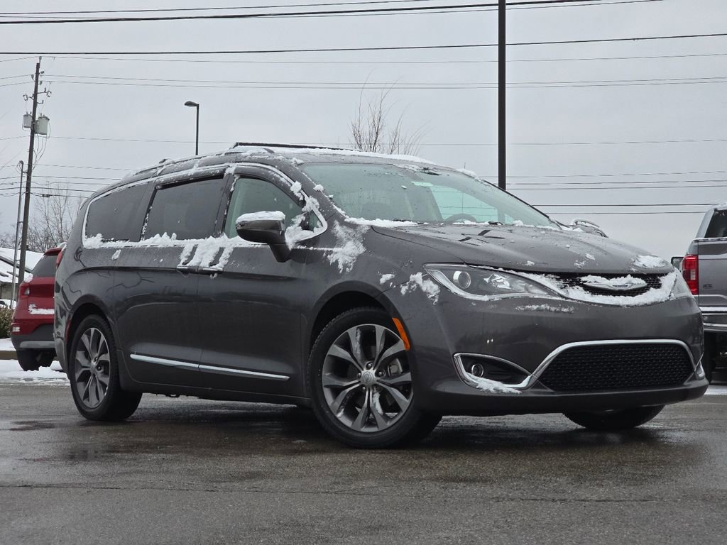 Used 2019 Chrysler Pacifica Limited w/ Tire & Wheel Group image 2