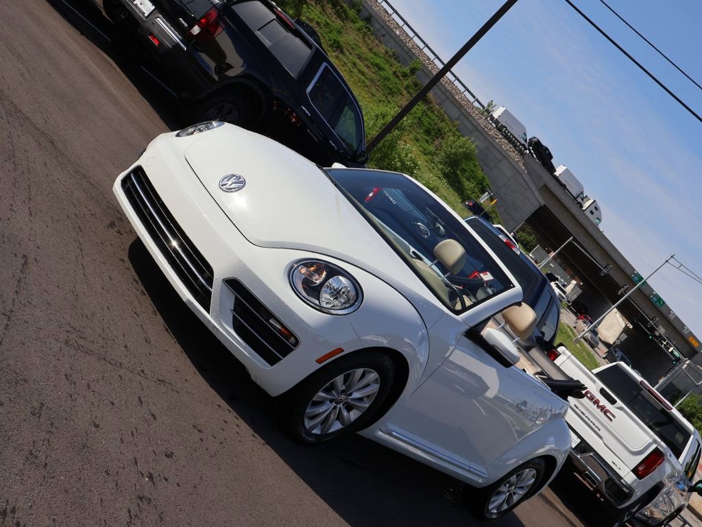 Used 2019 Volkswagen Beetle 2.0T S FWD image 3