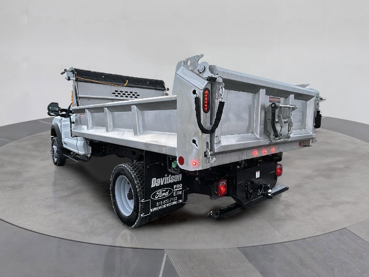 New 2026 Ford F550 4x4 Regular Cab Super Duty image 4