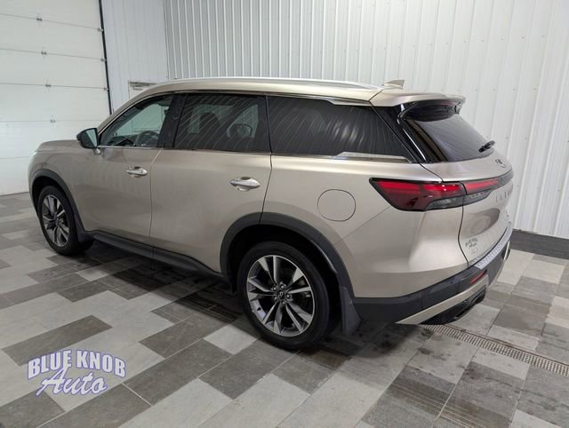 Used 2023 INFINITI QX60 Luxe w/ Vision Package image 2