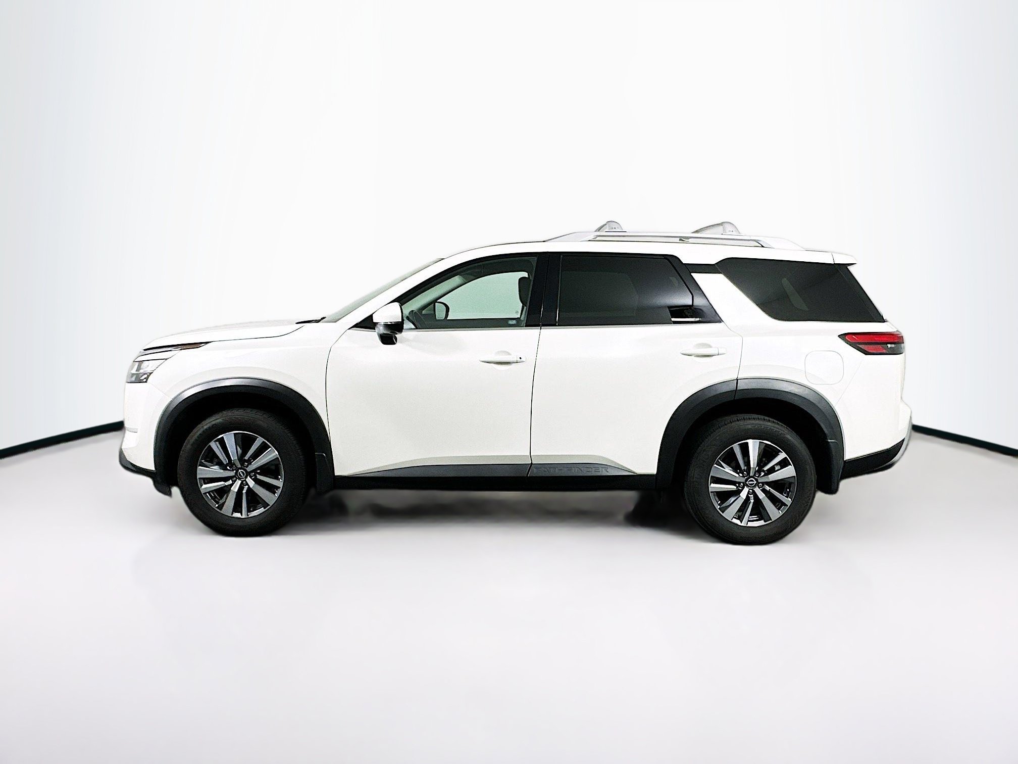 Used 2024 Nissan Pathfinder SL AWD/4WD image 4