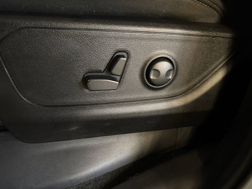 Used 2022 RAM 1500 Big Horn AWD/4WD image 13