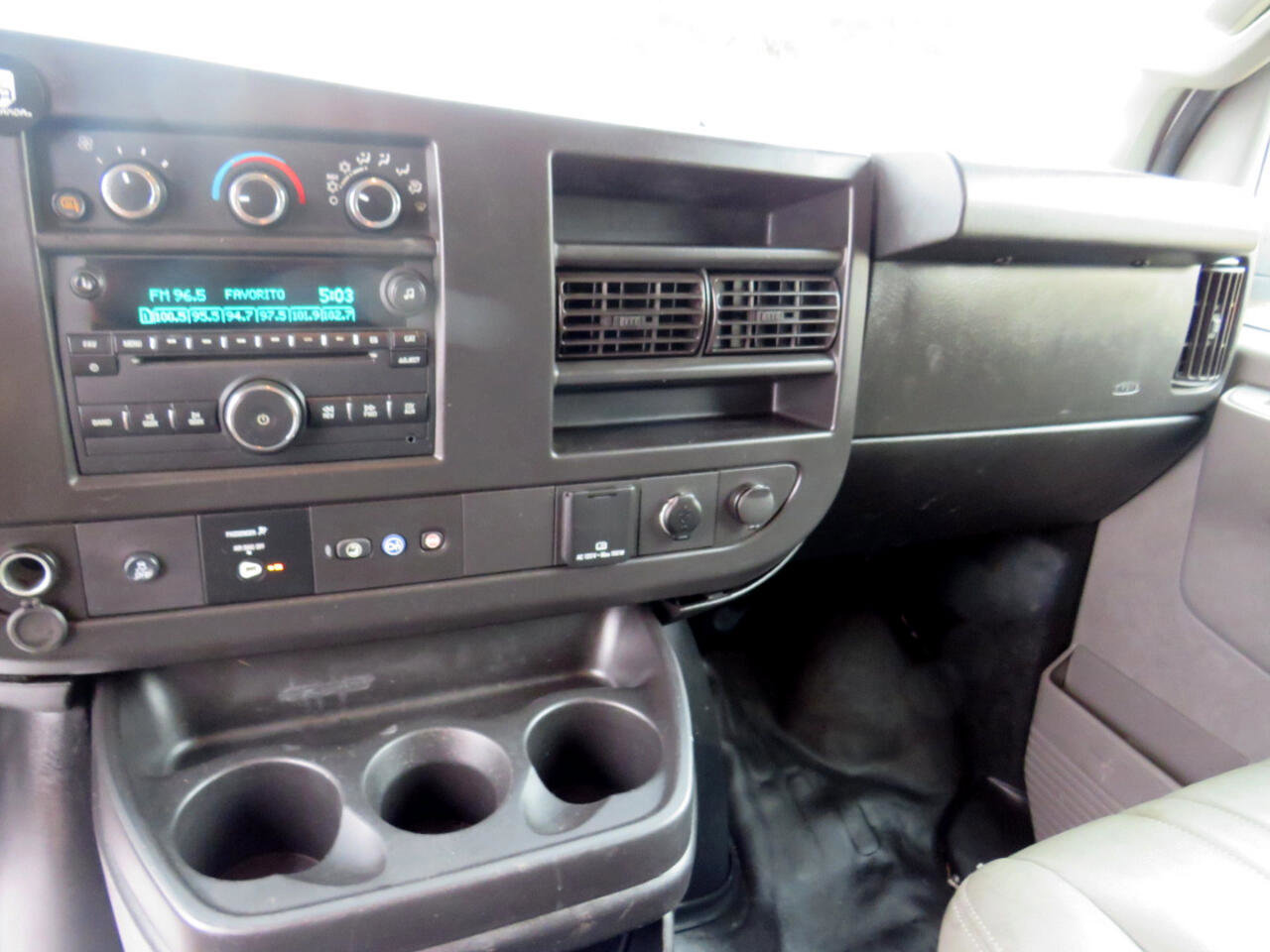 Used 2019 GMC Savana 2500 w/ Driver Convenience Package image 20