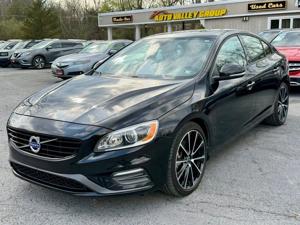 Used 2018 Volvo S60 T5 Dynamic w/ Vision Package image 3