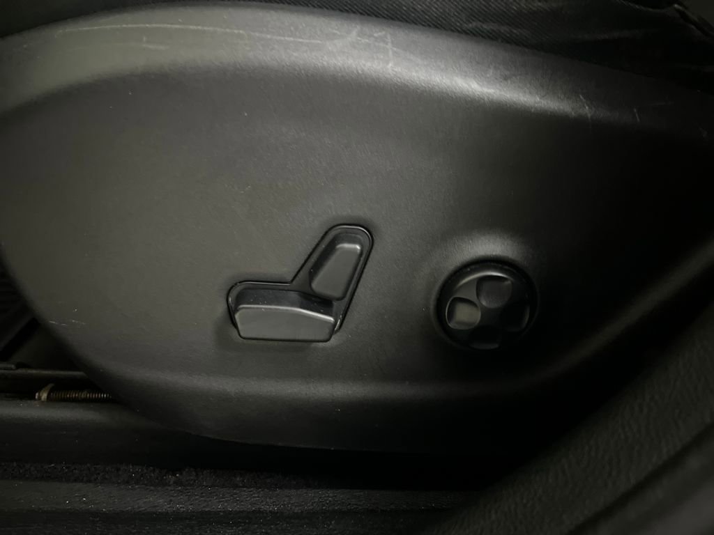 Used 2019 Jeep Cherokee Latitude Plus image 56