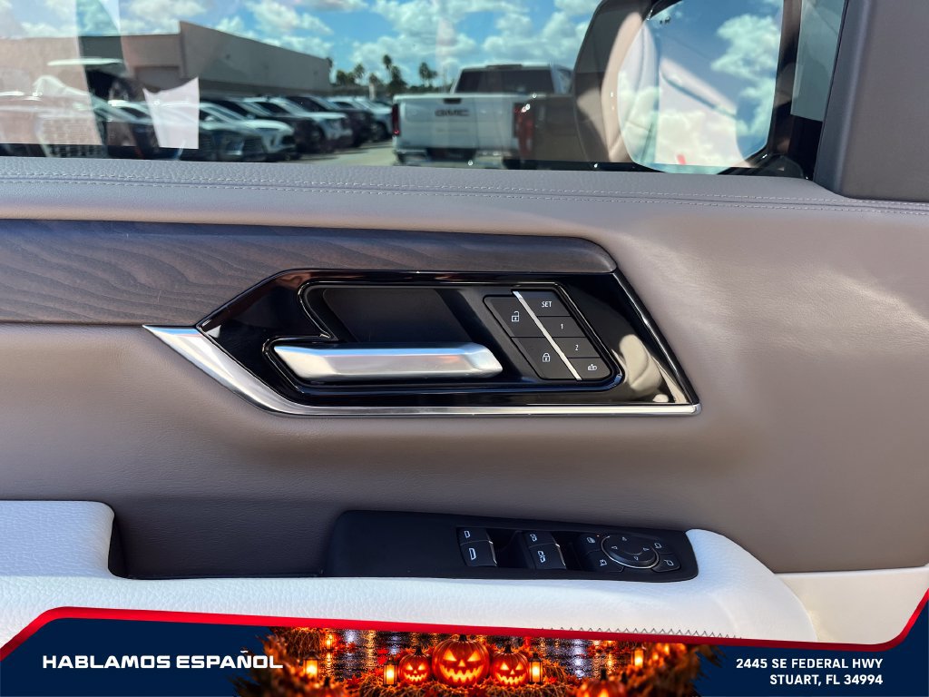 Used 2026 GMC Yukon Denali w/ Sun & Power Step Package AWD/4WD image 23