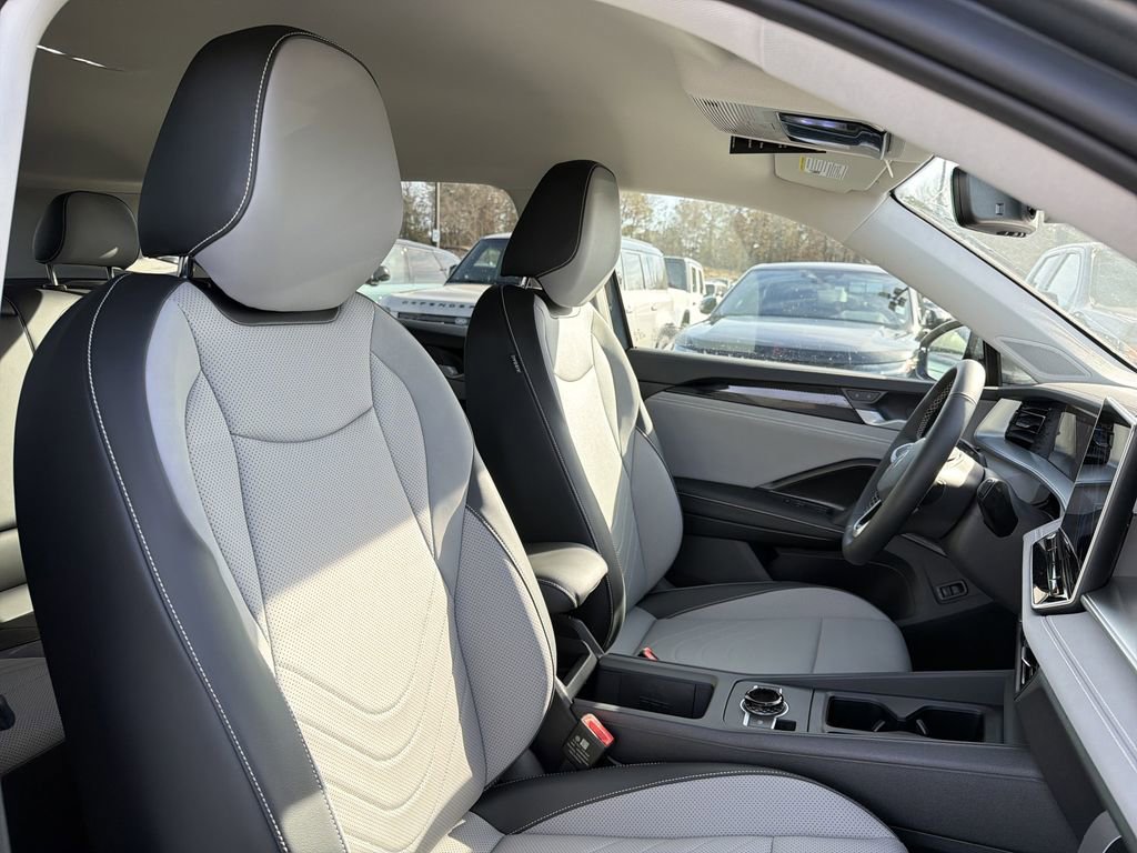 New 2026 Volkswagen Tiguan SE image 19