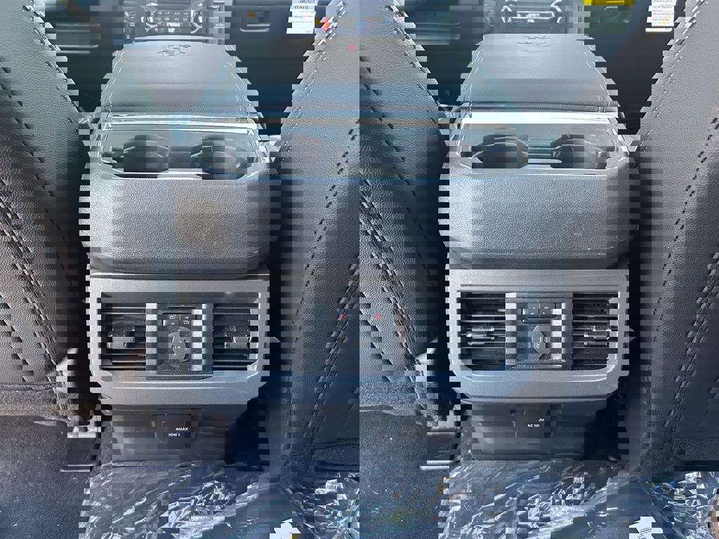 New 2026 Ford F250 Lariat w/ Black Appearance Package image 37