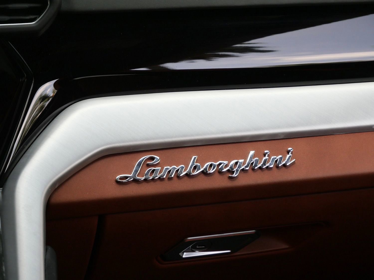 Used 2022 Lamborghini Urus AWD/4WD image 22