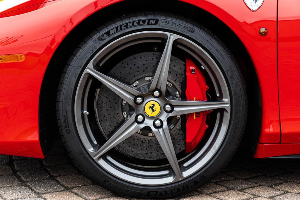 Used 2015 Ferrari 458 Italia Coupe RWD image 63