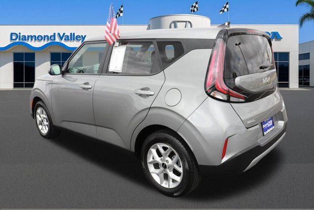 Used 2025 Kia Soul LX w/ LX Technology Package FWD image 4