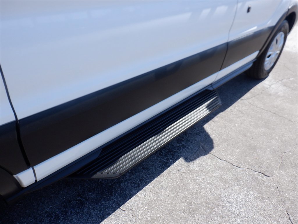 Used 2019 Ford Transit 150 XLT image 9