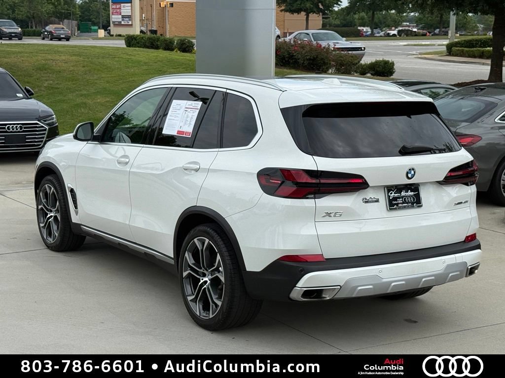 Used 2024 BMW X5 xDrive40i w/ Premium Package AWD/4WD image 11