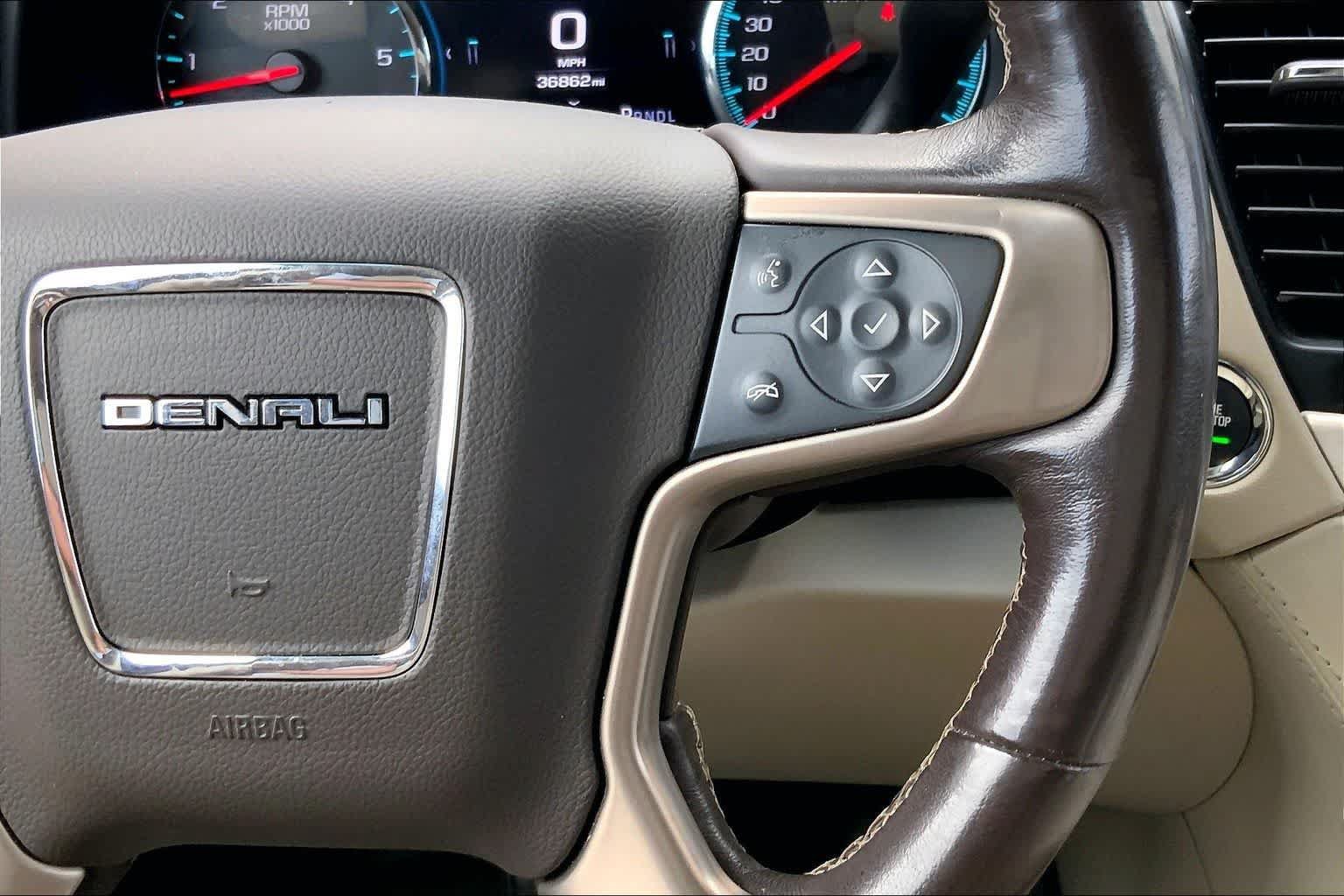 Used 2018 GMC Yukon XL Denali w/ Denali Ultimate Package AWD/4WD image 25