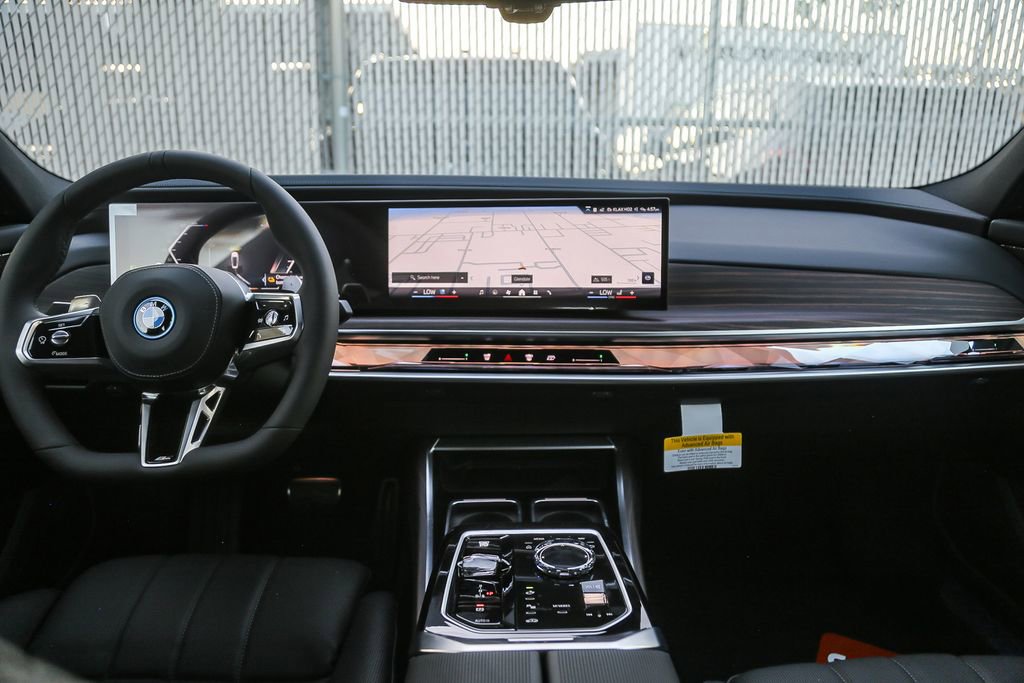 New 2026 BMW 750e xDrive w/ Premium Package AWD/4WD image 9