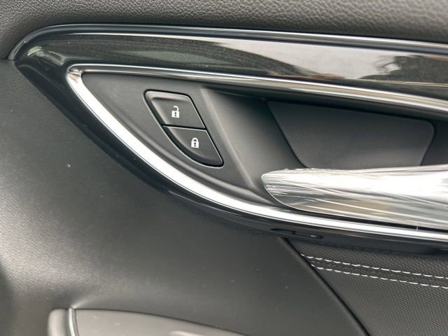 New 2025 Buick Envision Preferred image 50