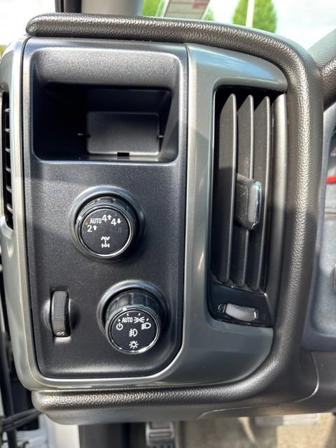 Used 2018 Chevrolet Silverado 1500 LT w/ All Star Edition AWD/4WD image 15