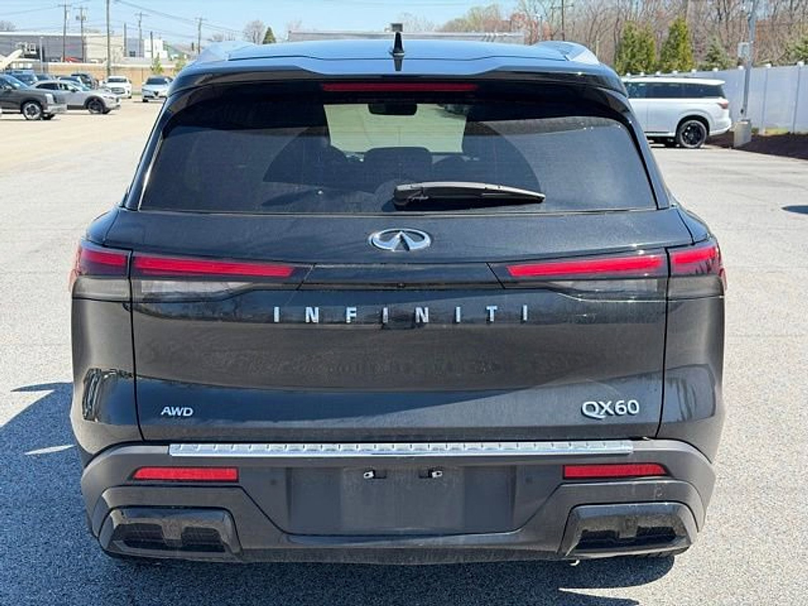 Certified 2023 INFINITI QX60 Luxe w/ Performance Audio Package image 6