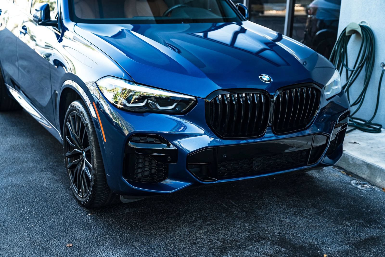Used 2023 BMW X5 sDrive40i w/ M Sport Package RWD image 4