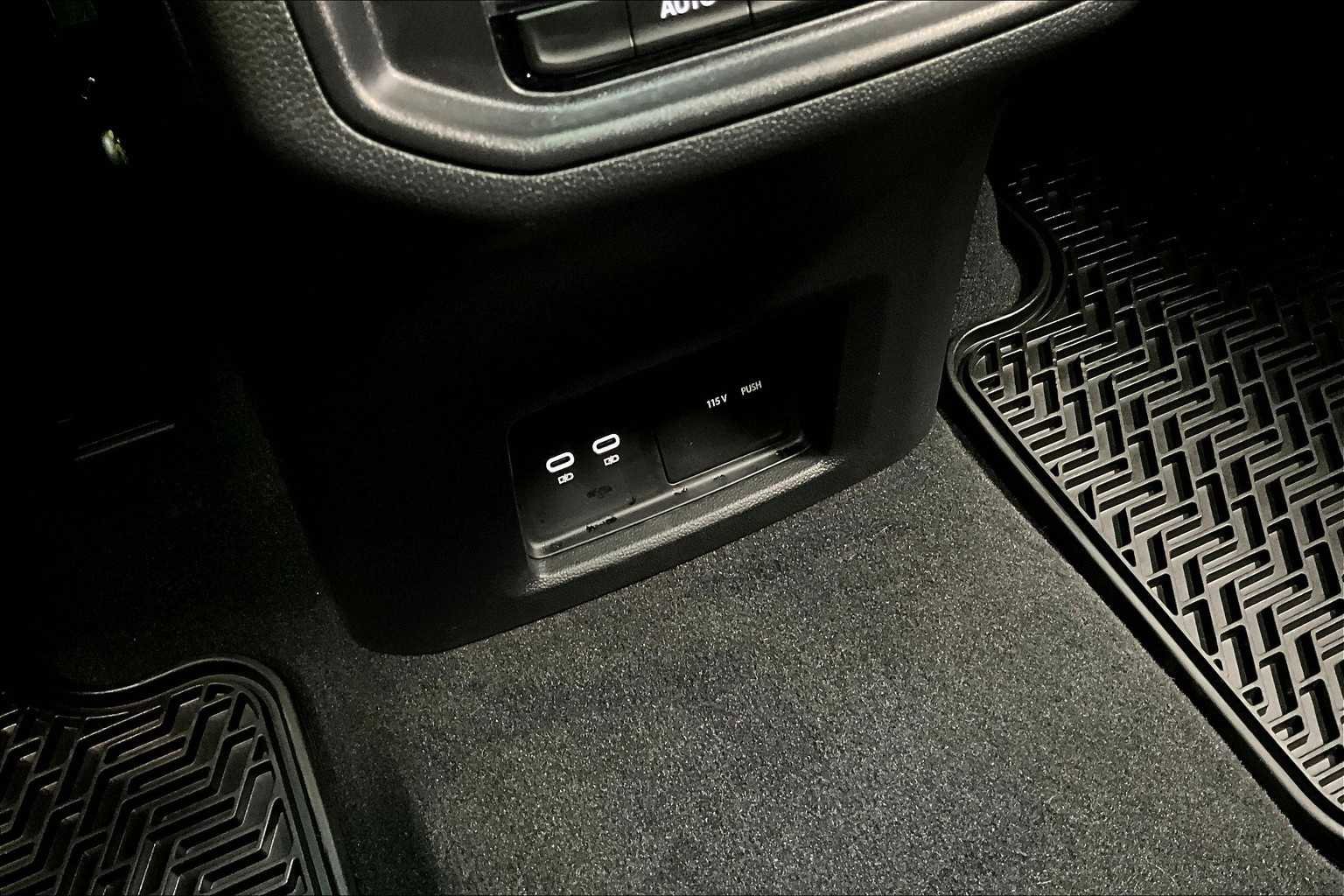 Used 2025 Volkswagen Atlas Peak Edition SE image 37