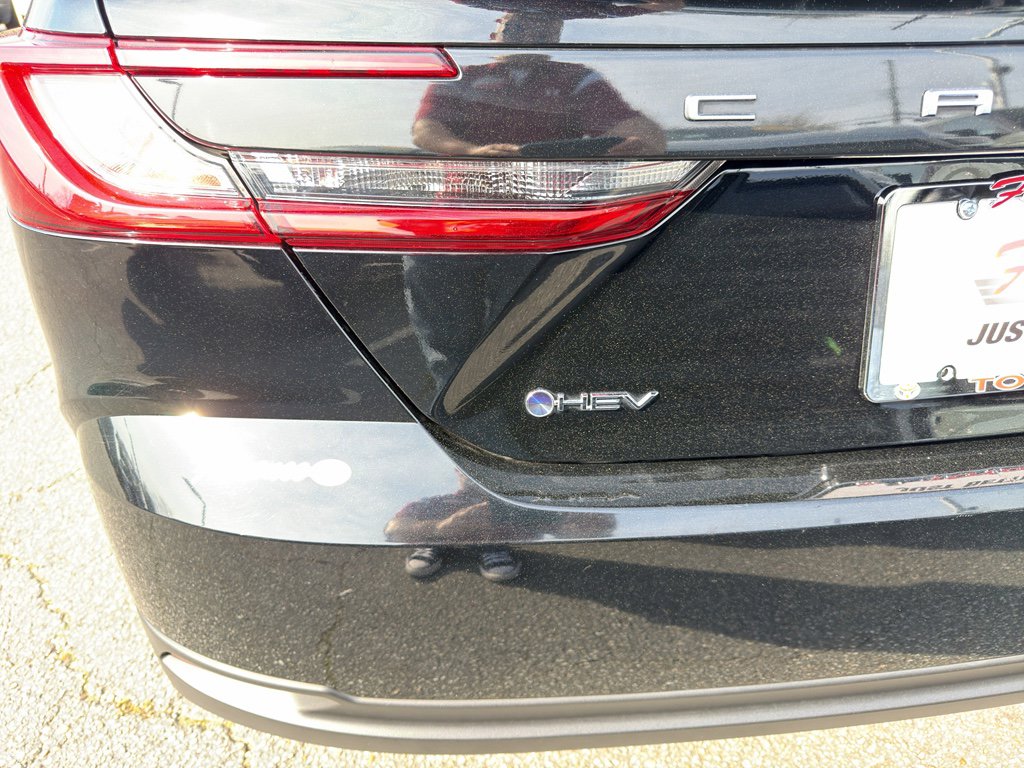 Used 2025 Toyota Camry LE image 11