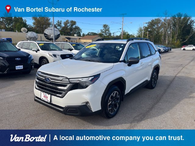 Used 2025 Subaru Forester Premium AWD/4WD image 1
