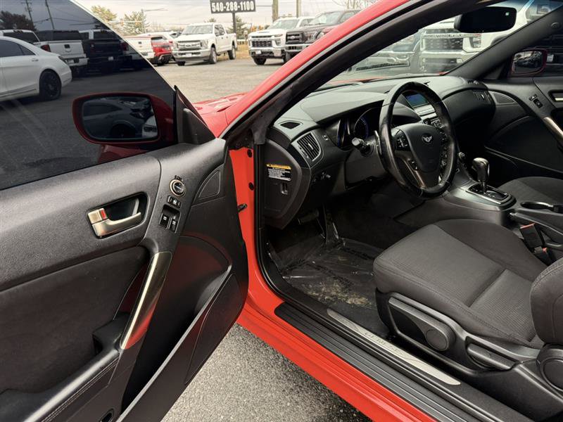 Used 2015 Hyundai Genesis 3.8 image 18