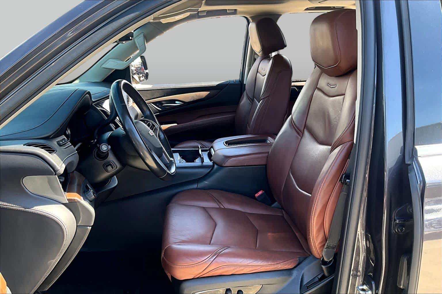 Used 2018 Cadillac Escalade ESV Luxury RWD image 8