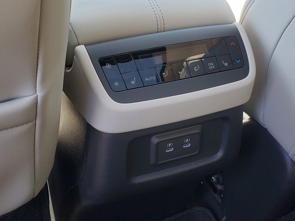 New 2026 Nissan Pathfinder SL AWD/4WD image 32