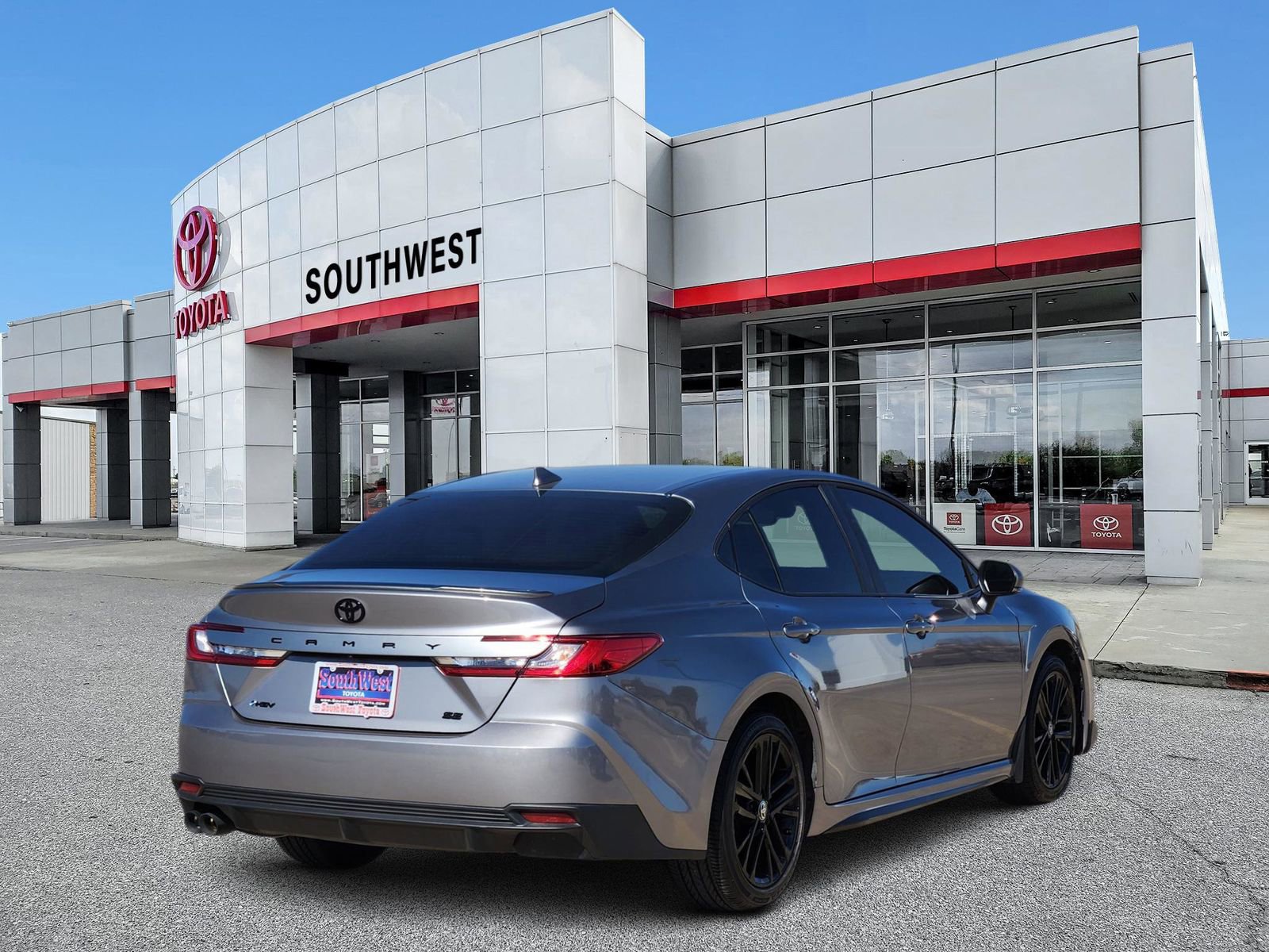 Used 2025 Toyota Camry SE w/ Multimedia Upgrade Package image 5