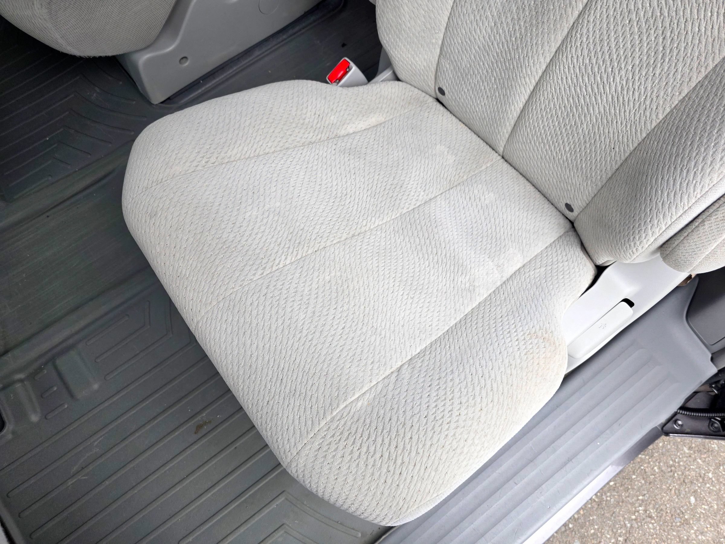Used 2014 Toyota Sienna LE AWD/4WD image 46