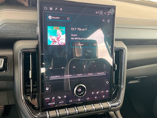 New 2026 GMC Yukon AT4 Ultimate AWD/4WD image 10