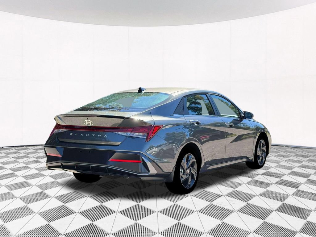 New 2026 Hyundai Elantra SEL Sport image 10