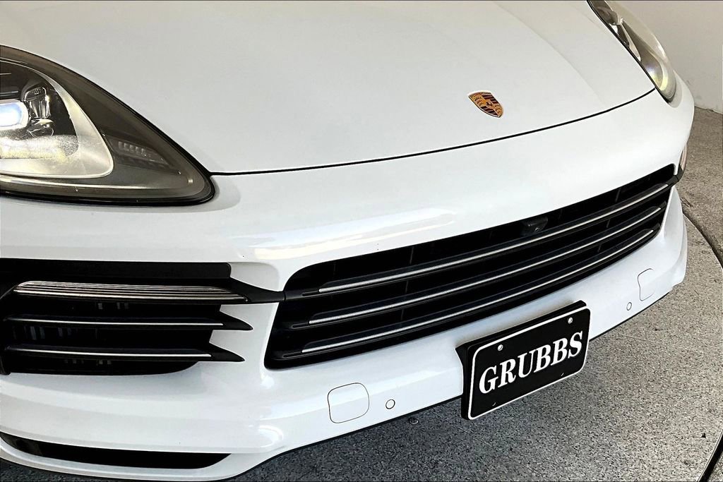 Used 2023 Porsche Cayenne image 36