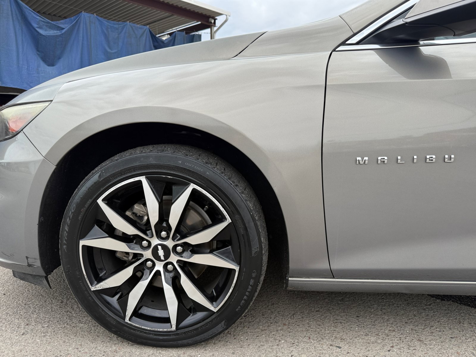 Used 2017 Chevrolet Malibu LT w/ Leather Package FWD image 10