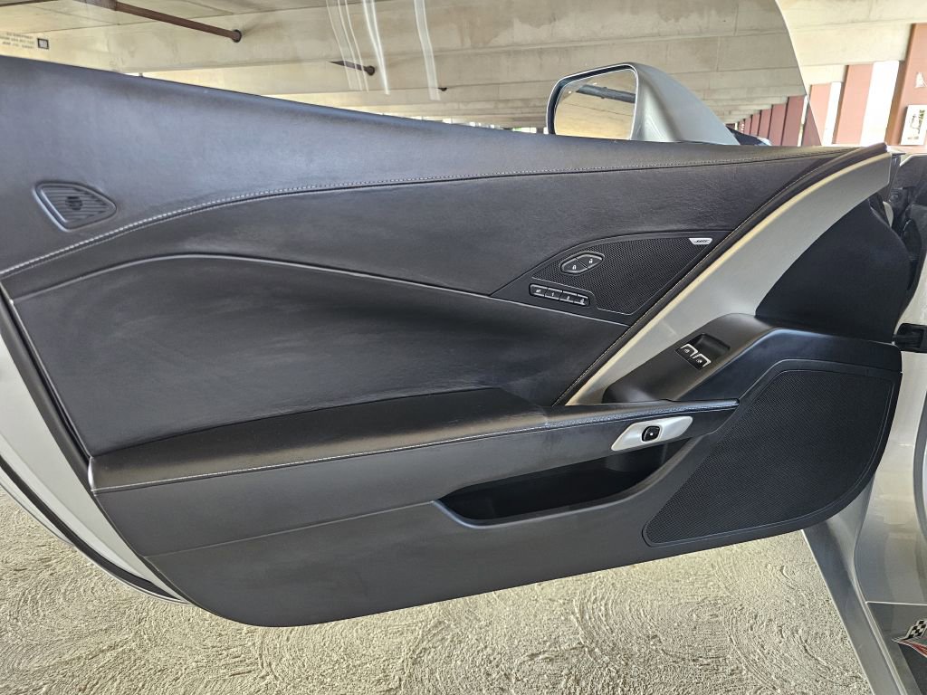 Used 2015 Chevrolet Corvette w/ Z51 Performance Package w/ 3LT Preferred Equipment Group image 18