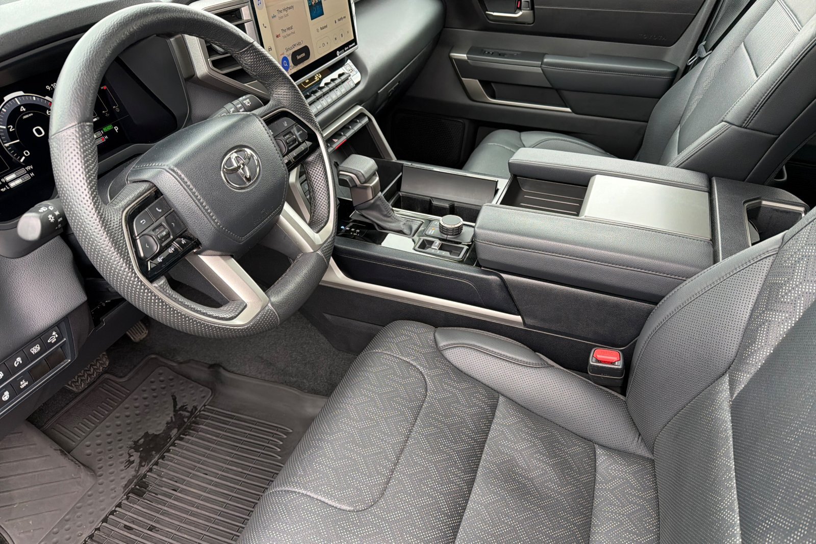 Used 2024 Toyota Sequoia SR5 w/ SR5 Premium Package AWD/4WD image 7