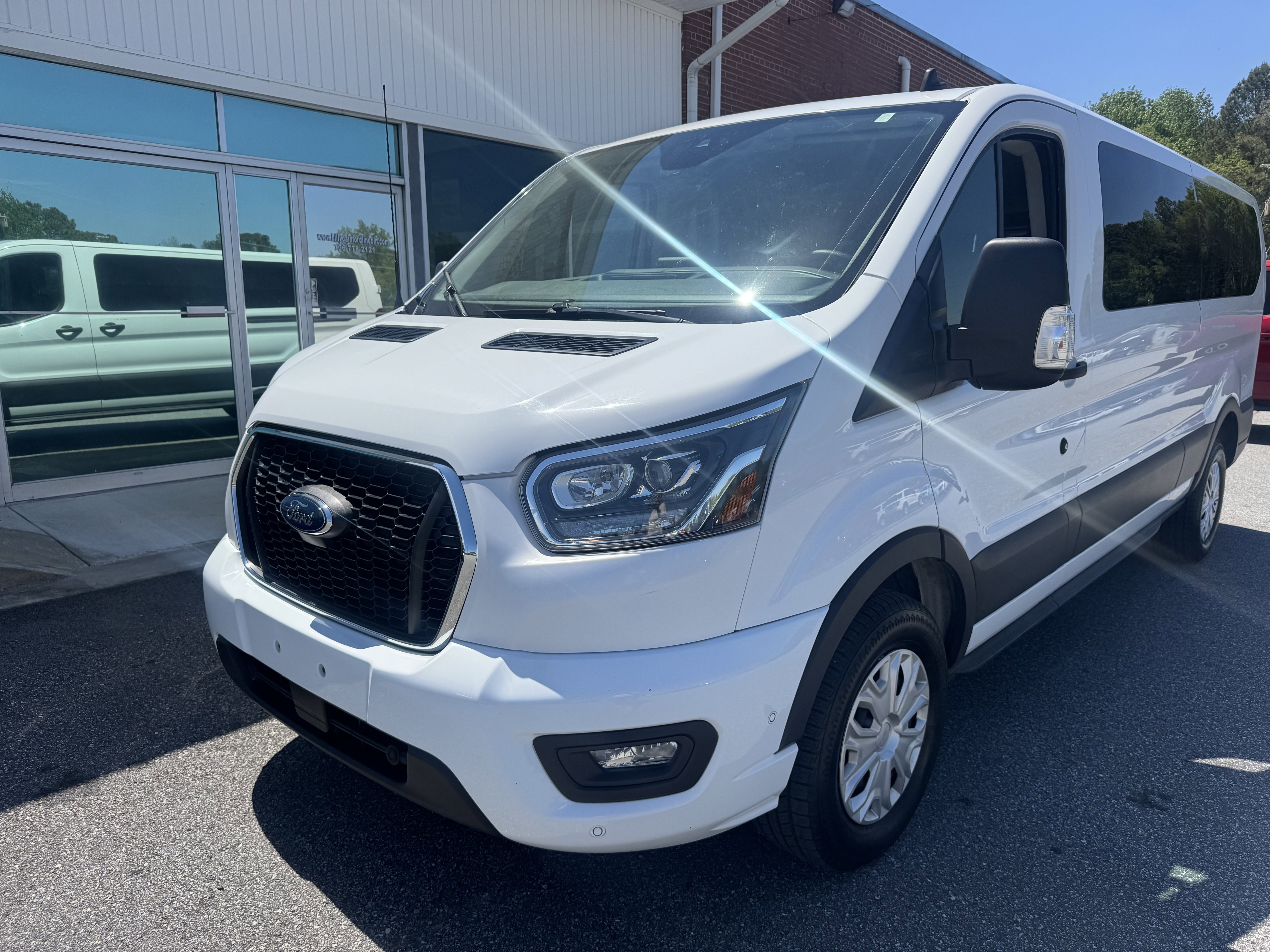 Used 2023 Ford Transit 350 XLT image 5