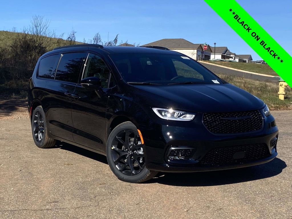 New 2026 Chrysler Pacifica Select w/ S Appearance Package image 31